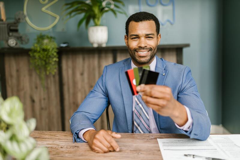 Qual é a relação entre o Cadastro Positivo e o mercado de crédito?